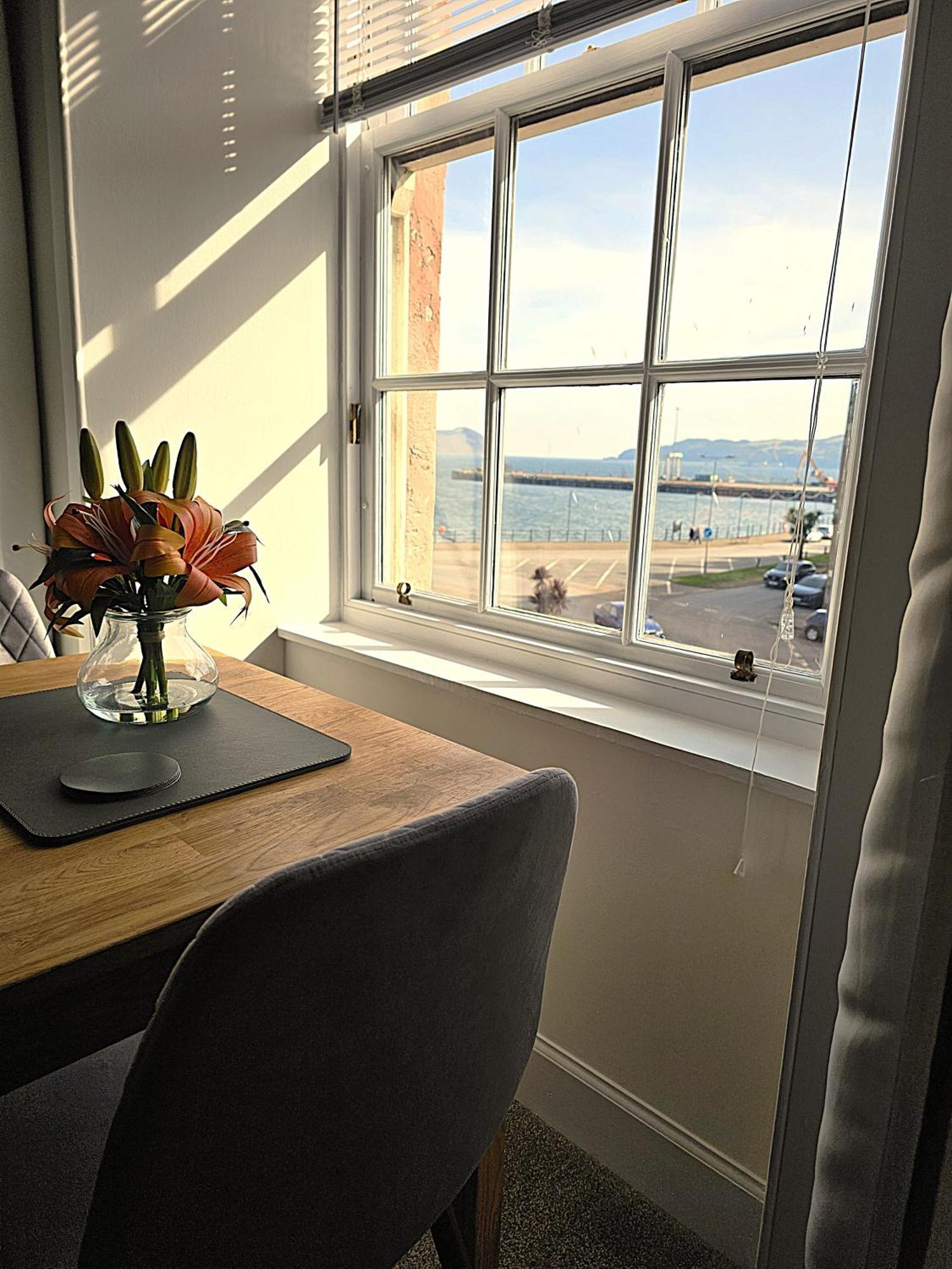 Ocean View 2 *